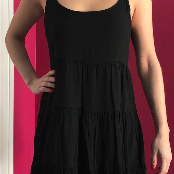 Flowy low back dress from Brandy Melville - Picture 2 of 8